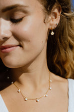 Load image into Gallery viewer, Clam Shell Huggies